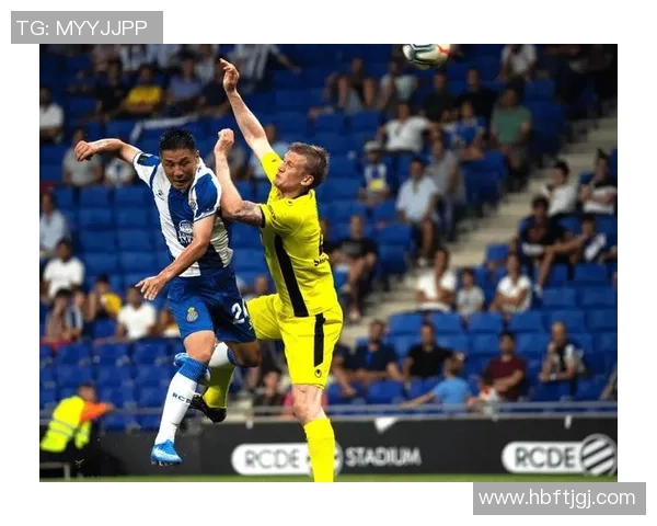 西班牙人主场迎战巴塞罗那双方争夺荣誉与积分的激烈对决